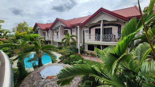 EV2 Townhouse Hotel