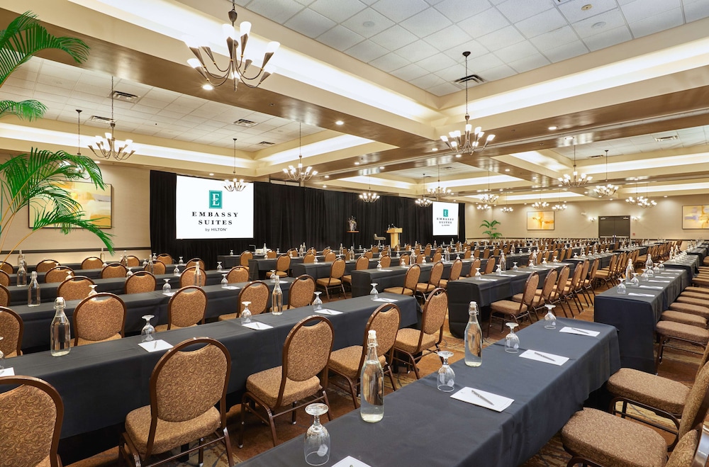 Embassy Suites by Hilton Phoenix Scottsdale - photo 70
