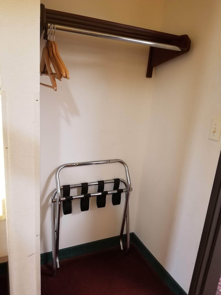Bilmar Inn & Suites Dell Rapids Near Sioux Falls - photo 80