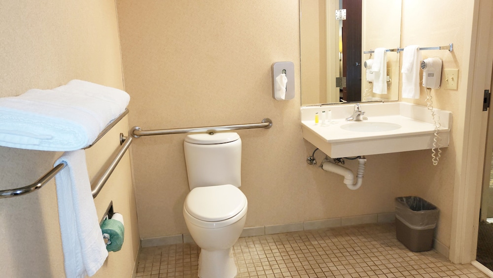 Magnuson Hotel West Liberty - photo 23