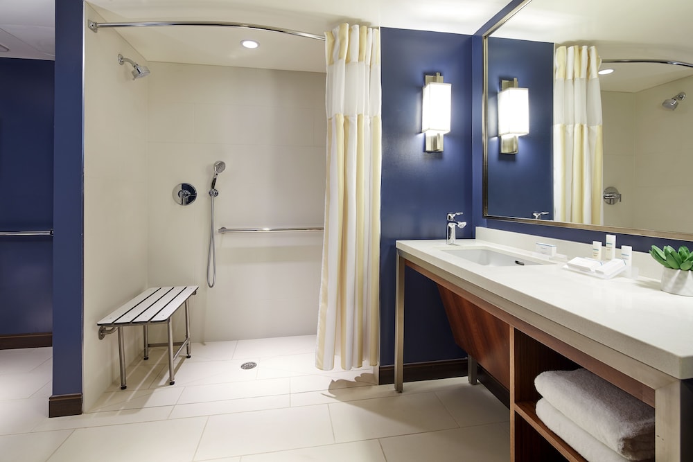 Hilton Garden Inn Waikiki Beach - photo 50
