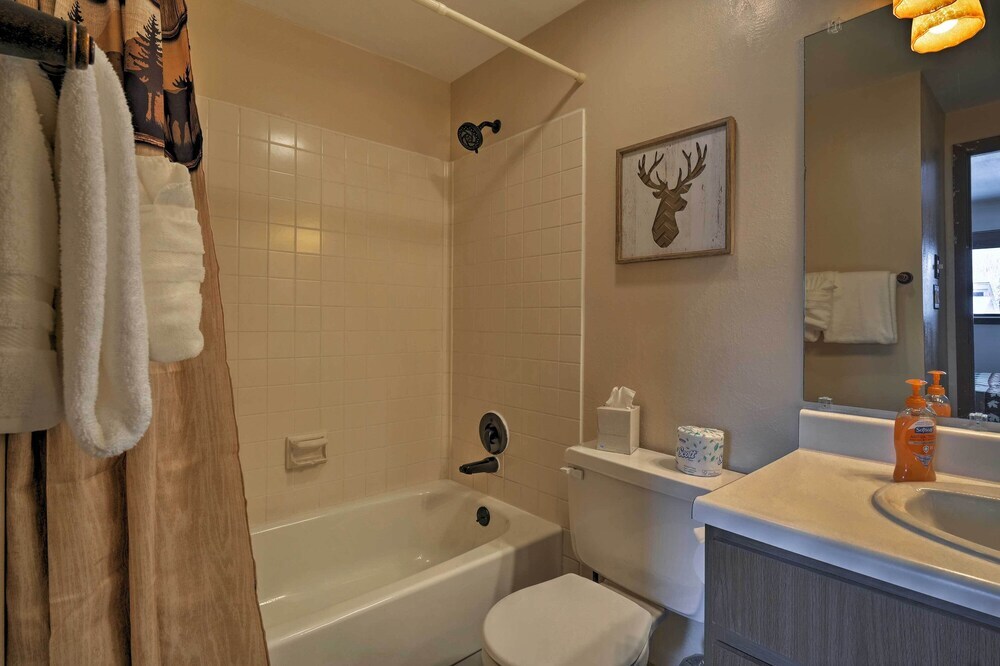 Winter Park Condo w Hot Tubs 4 Mi to Ski Resort - photo 13