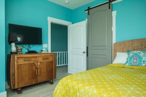 Conch Out by Oak Island Accommodations - photo 3