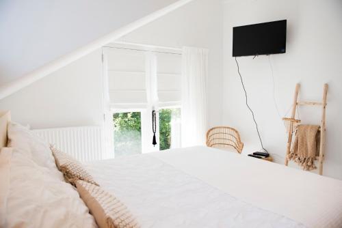 Luxury villa on peaceful location. Boat optional — 4-Star Luxury Hotel in Vinkeveen, Netherlands