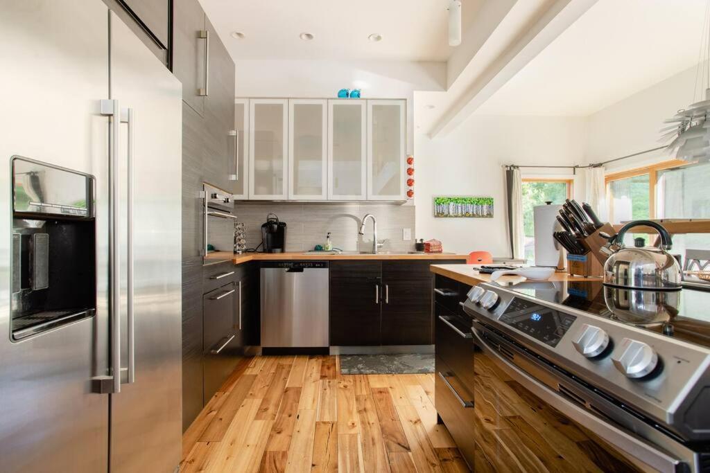 Stone Ledge - carbon neutral hotel in Boonsboro