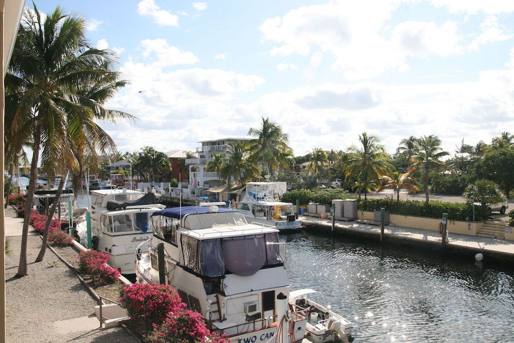 Waterside Suites & Marina - photo 40