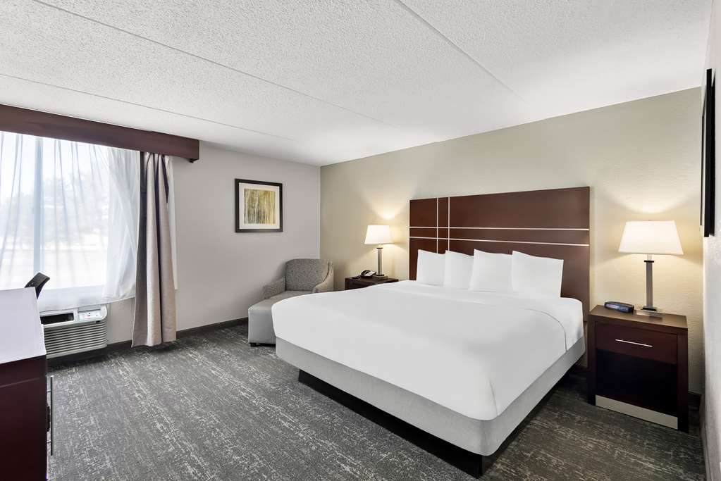Best Western Luxbury Inn Fort Wayne - photo 38