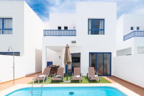 Luxury 3 bedroom villa with private pool in Marina Rubicon Playa Blanca Lanzarote — 4-Star Luxury Hotel in Playa Blanca, Spain