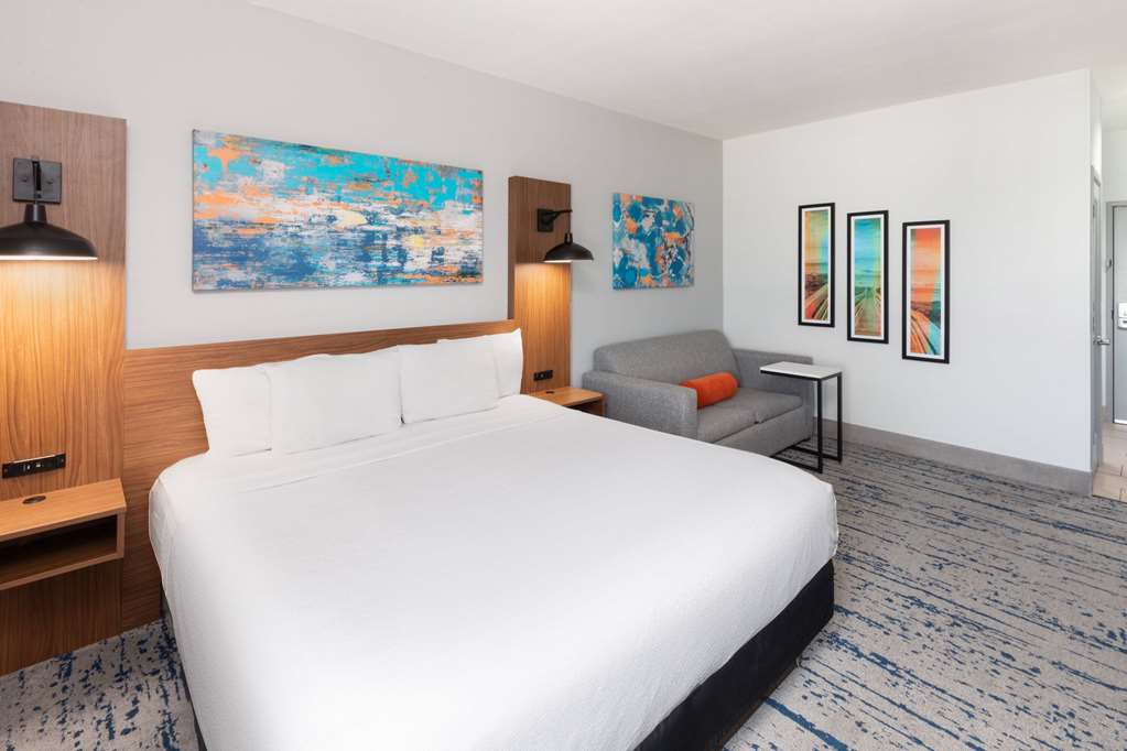 La Quinta Inn & Suites by Wyndham Rockport Fulton - photo 35