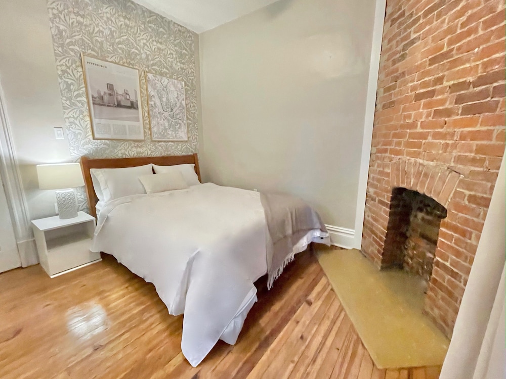 The Warhola Bloomfield - photo 10