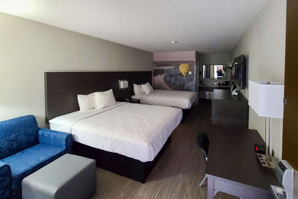Clarion Pointe Statesville - photo 6