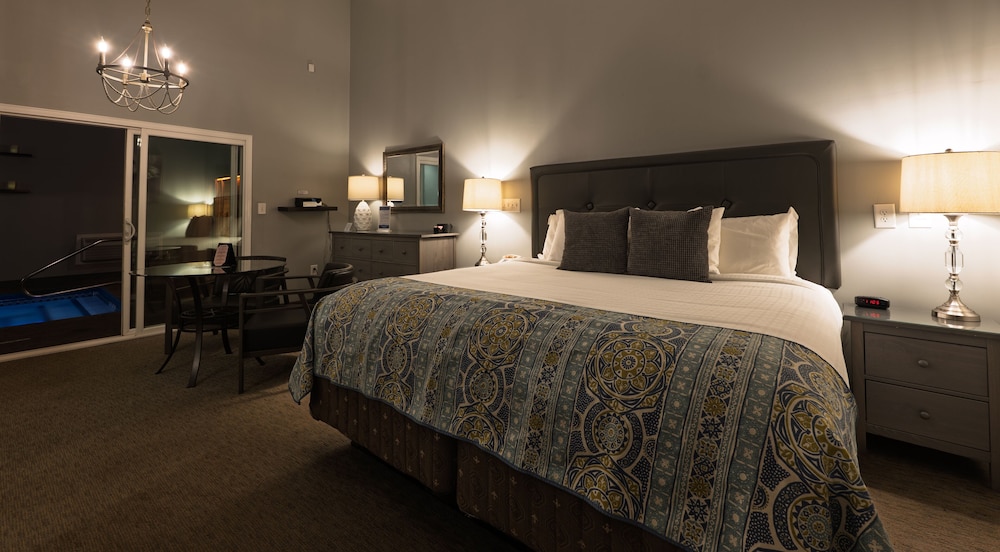 Belamere Swimming Pool Suites - photo 13