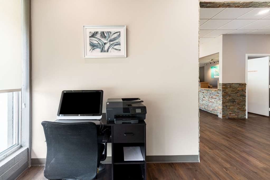 Quality Inn & Suites Vandalia near I 70 and Hwy 51 - photo 40
