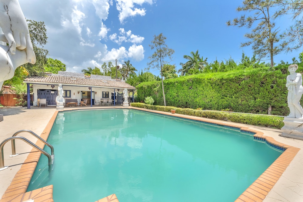 Young Mansion - photo 148