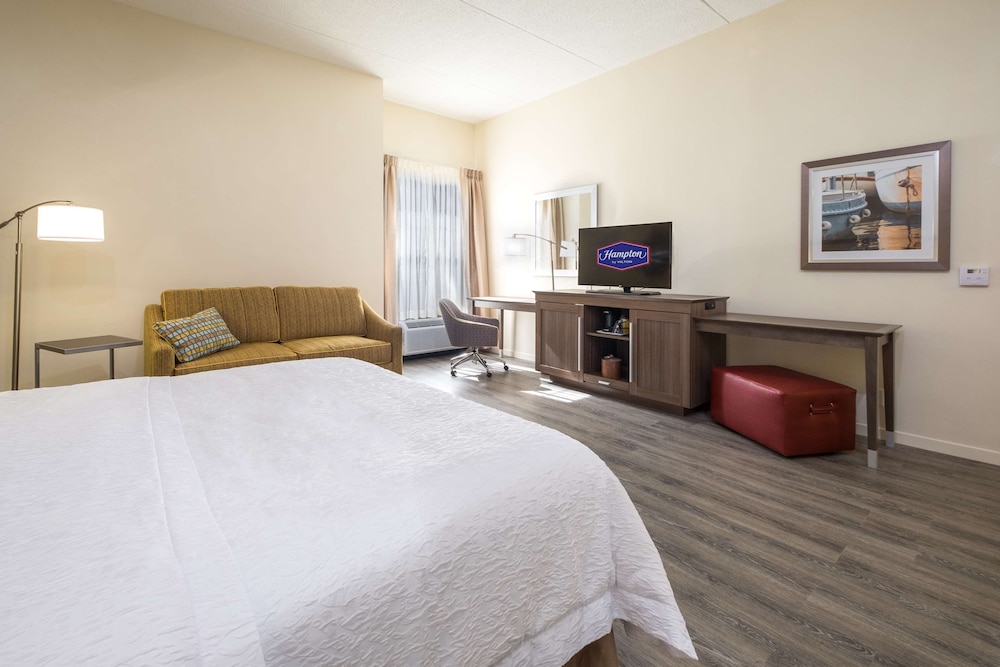 Hampton Inn Waterville - photo 8