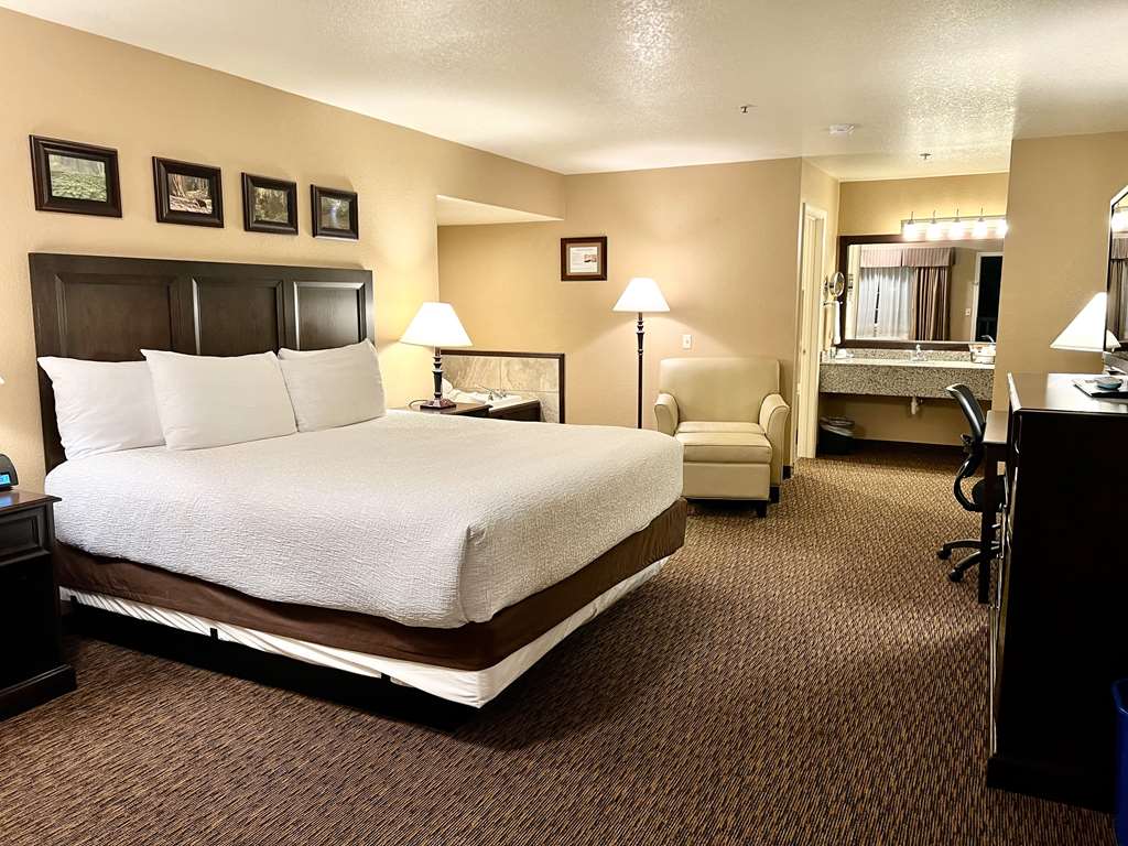 Best Western Country Inn — hotel in Fortuna
