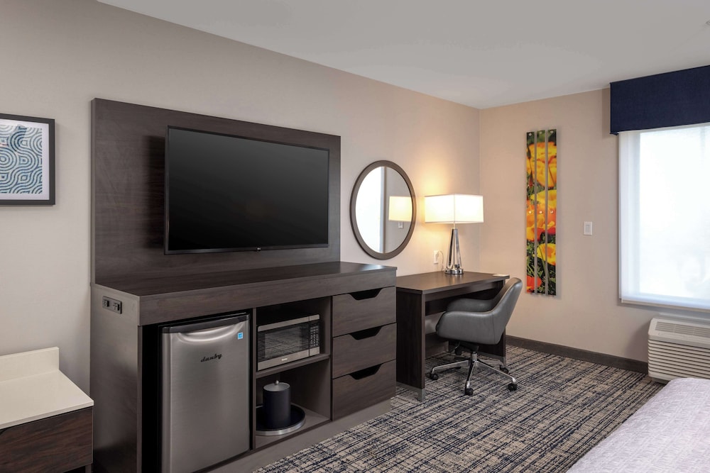 Hampton Inn & Suites Manteca - photo 24