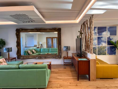 Lux Light Spacious Chilterns Pass the Keys — 4-Star Luxury Hotel in Amersham, United Kingdom