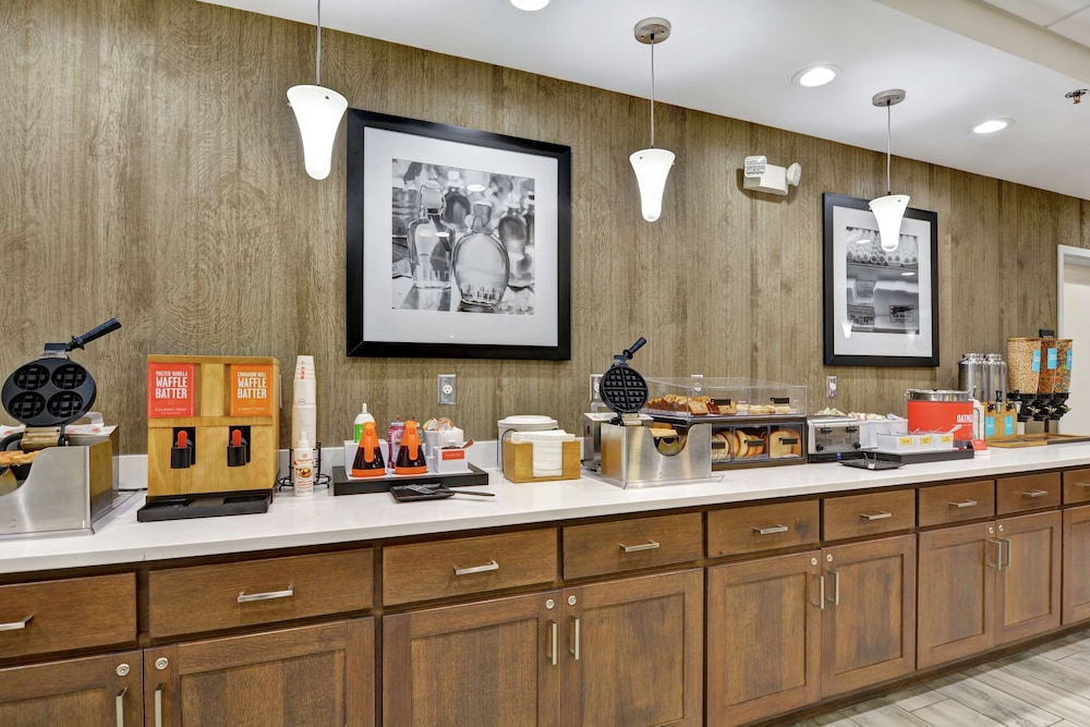 Hampton Inn & Suites Ashland - photo 51