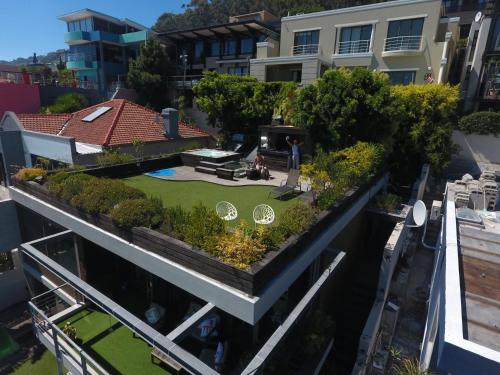 Cape Town Skyroof Apt LoadShedding Proof Ocean Views