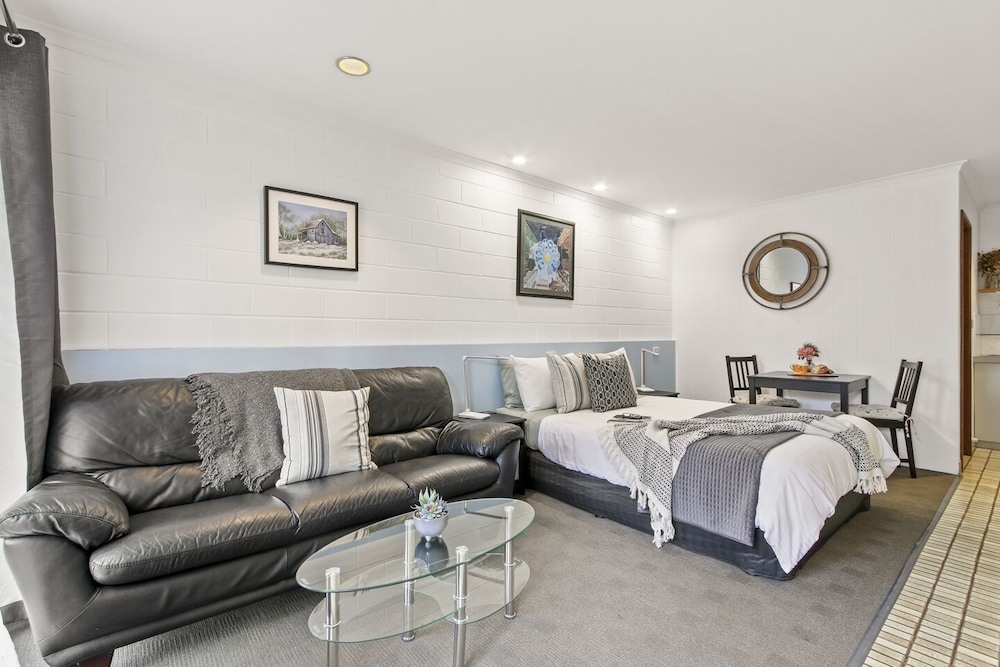 Sandbar Motel — 4-Star Luxury Hotel in Lakes Entrance, Australia