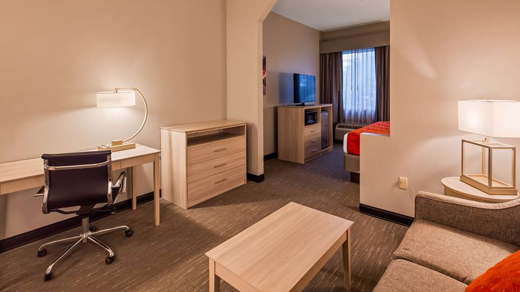 Best Western Plus New Cumberland Inn & Suites - photo 20