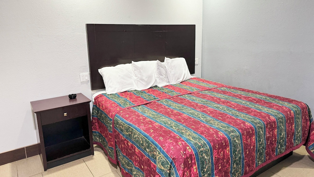 Xpress Inn & Extended Stays - photo 13
