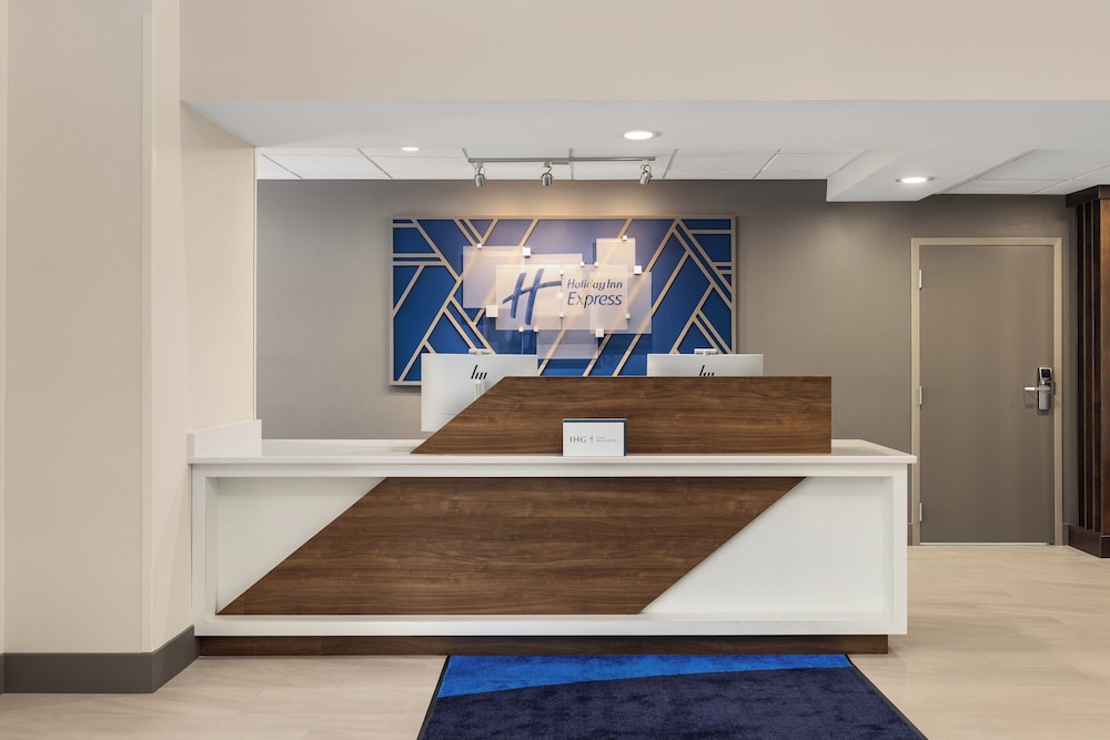 Holiday Inn Express Fayetteville Fort Bragg by IHG - photo 38