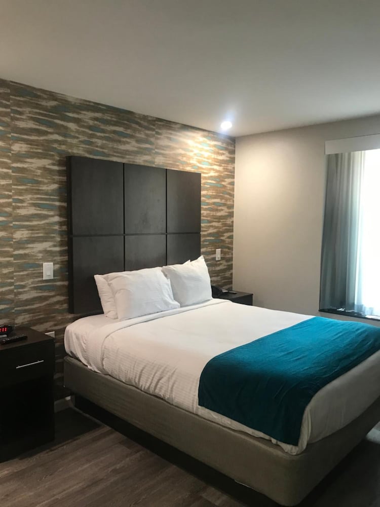 Hotel Nirvana - photo 10