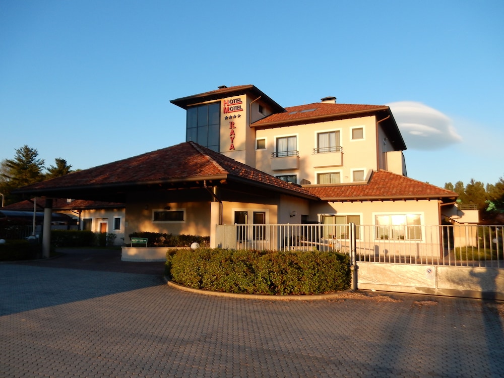Raya Hotel Motel — 4-Star Luxury Hotel in Mediglia, Italy