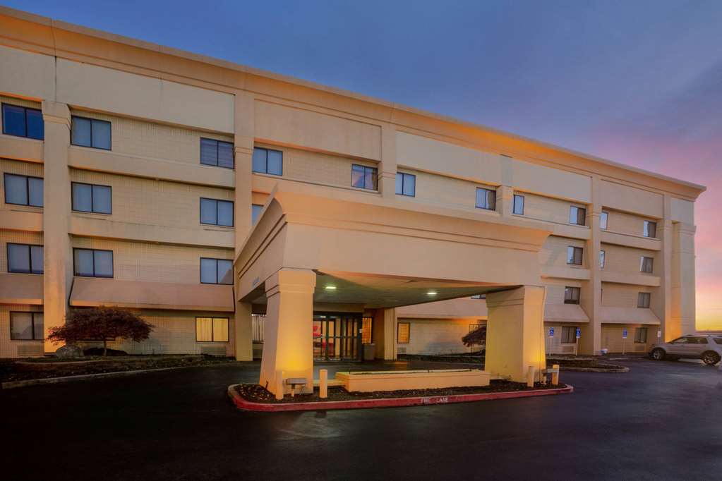 La Quinta Inn & Suites by Wyndham Springdale - photo 2