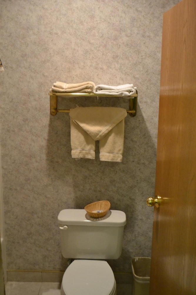 Countryside Suites - photo 33