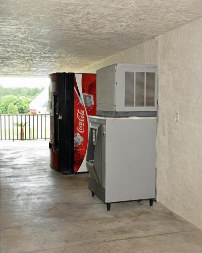 Bonifay Inn - photo 10