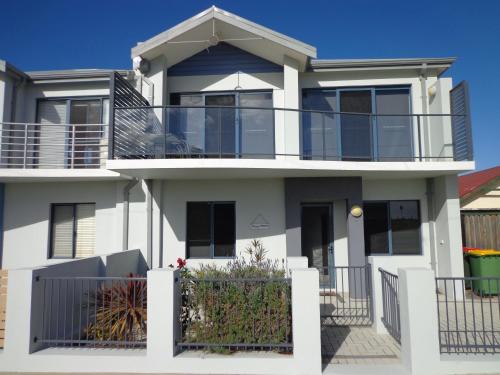 The Beach Villa Bunbury — 4-Star Luxury Hotel in Bunbury, Australia
