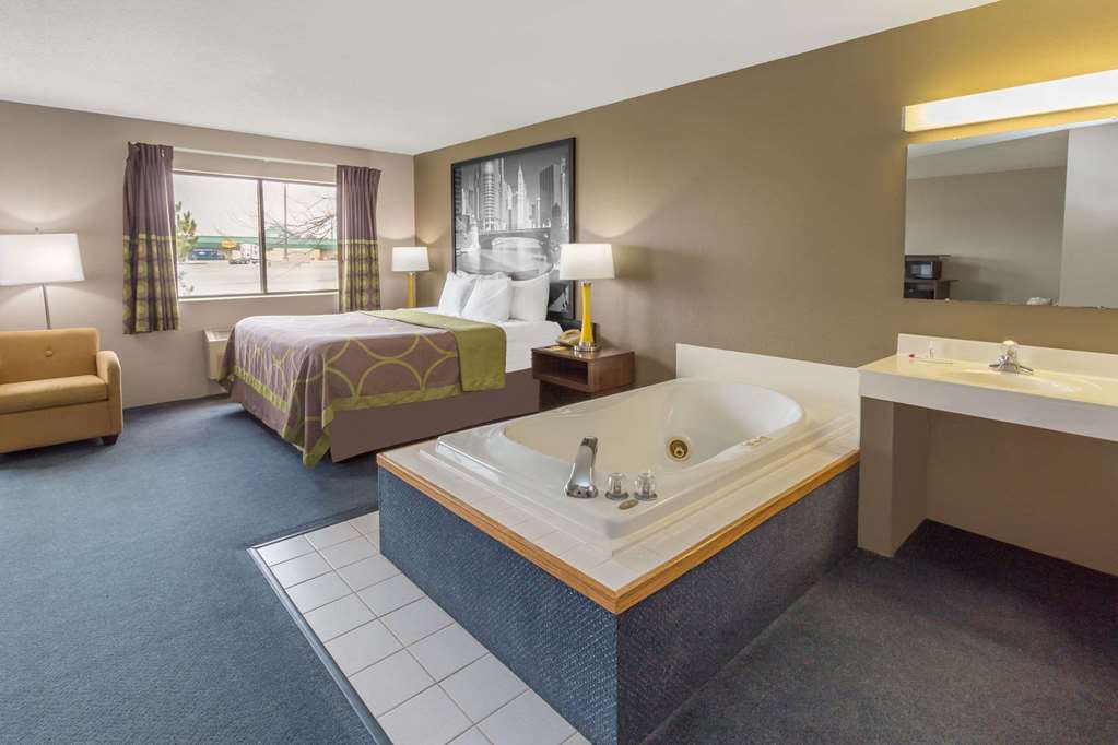 Super 8 by Wyndham Hebron Lowell Area - photo 15