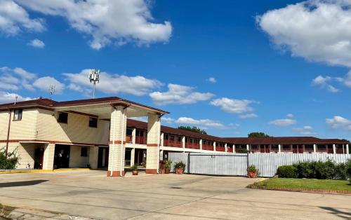 Executive Inn & Suites Houston - photo 20