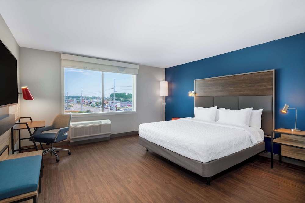 Tru by Hilton Fayetteville Fort Liberty - photo 11