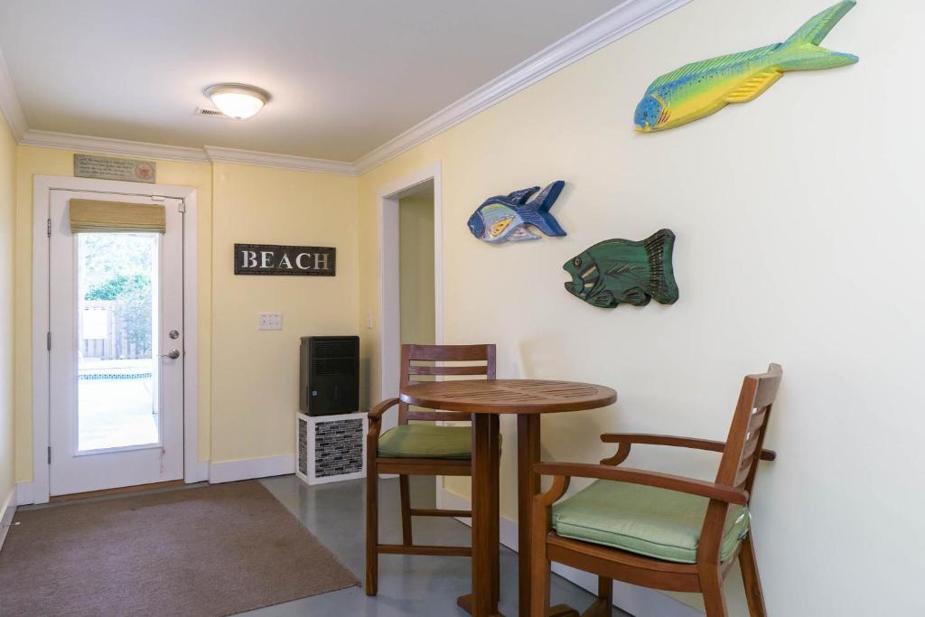 Time Stands Still by Oak Island Accommodations - photo 10