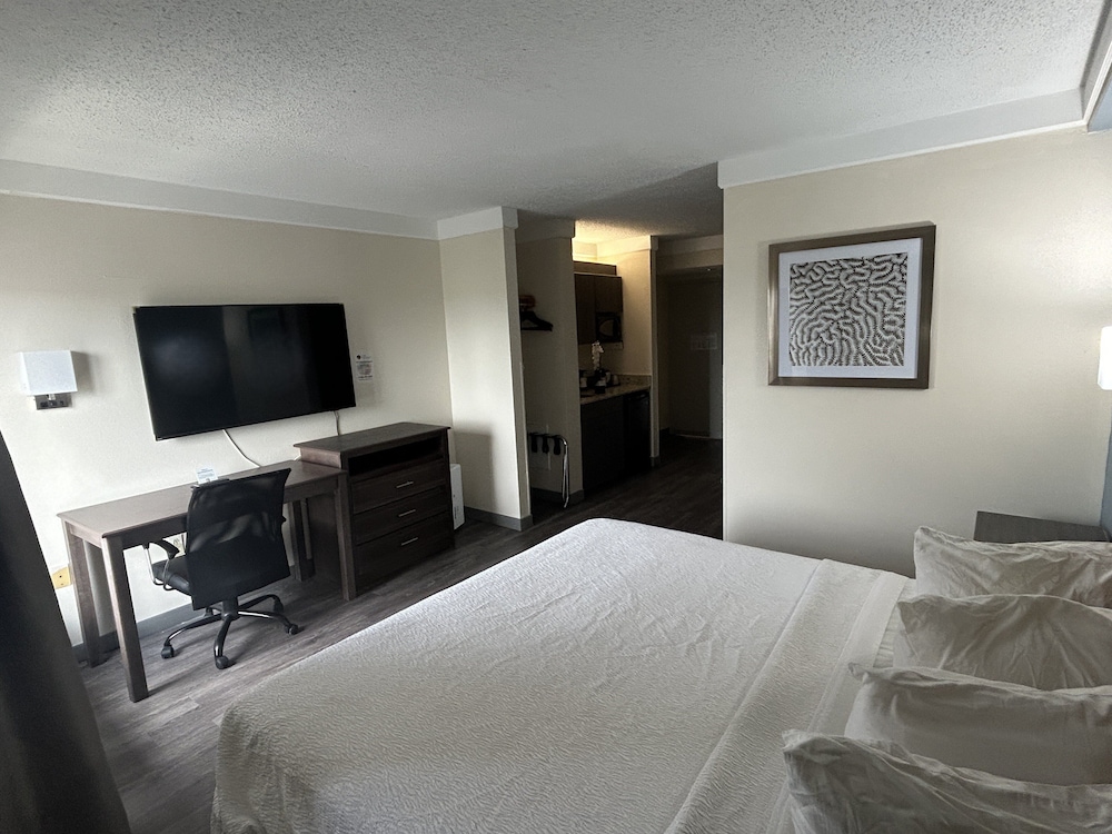 Spark by Hilton Fort Myers - photo 16