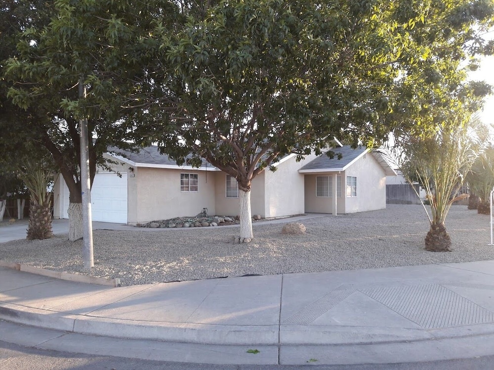 Coalinga Embassy - photo 14