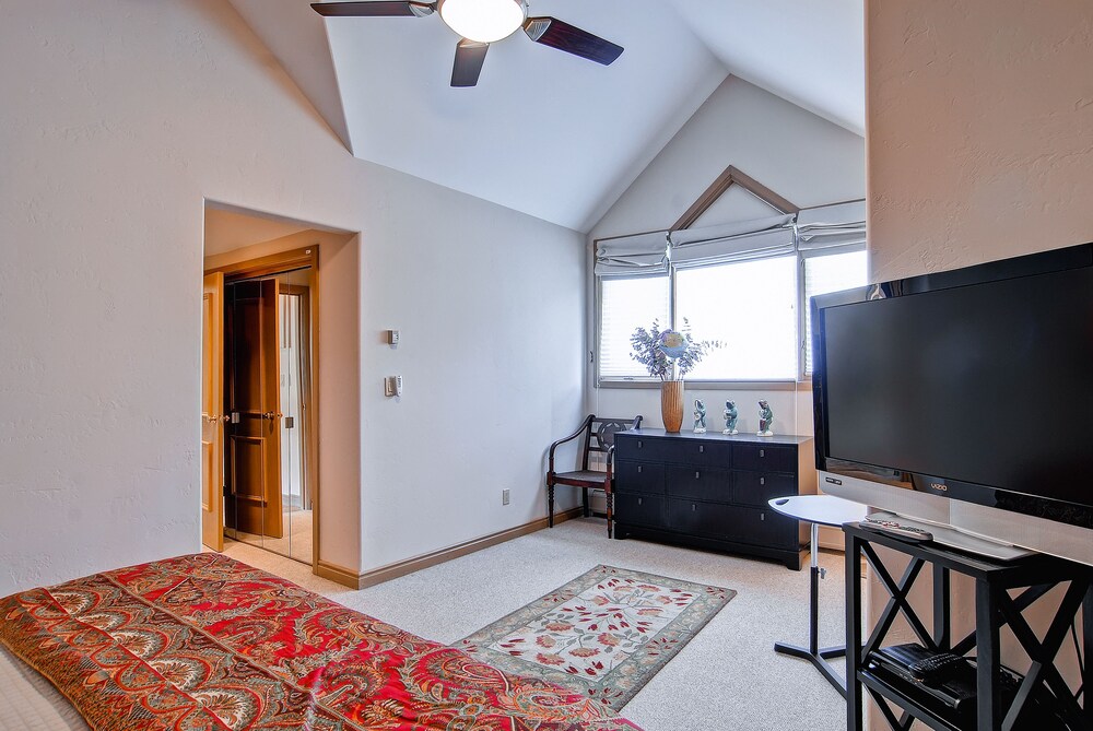 Highlands Slopeside by East West Hospitality - photo 218
