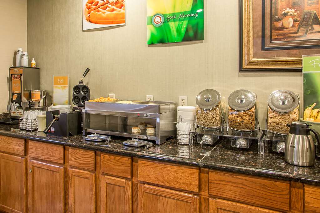 Quality Inn & Suites Marinette - photo 46