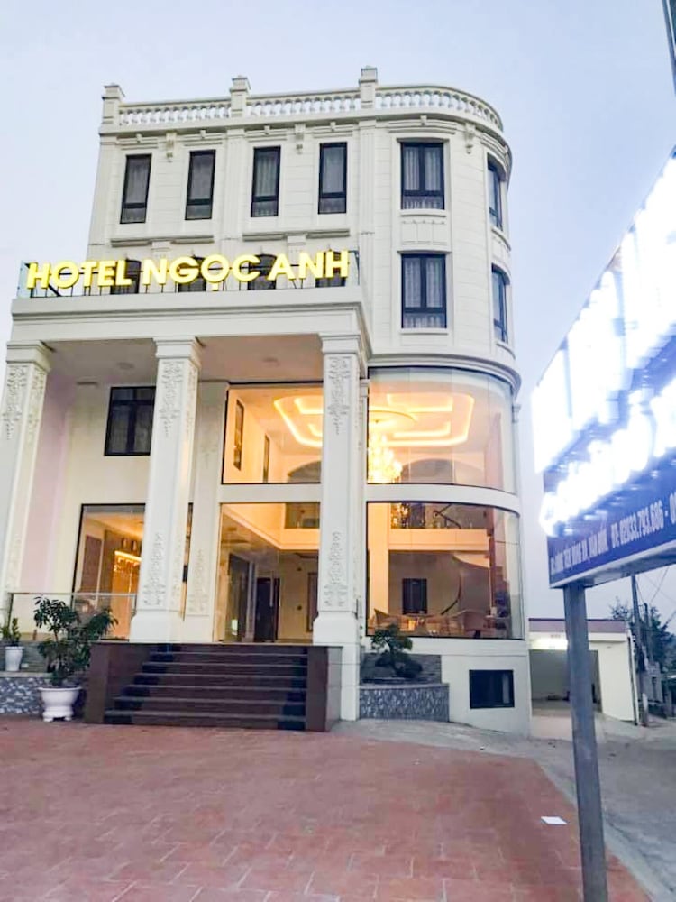 Hotel Ngoc Anh Van Don in Quan Hau, Vietnam