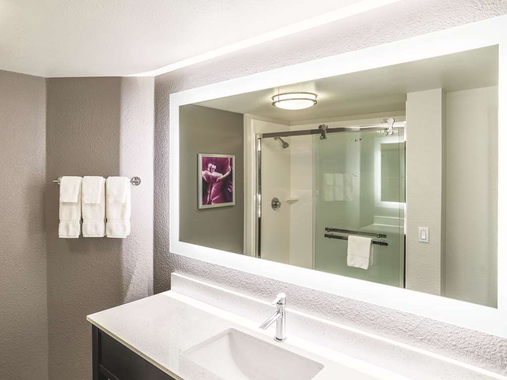 La Quinta Inn & Suites by Wyndham Flagstaff - photo 33