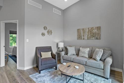 South Slope Townhome with Private Elevator Unit 102 in Asheville, United States