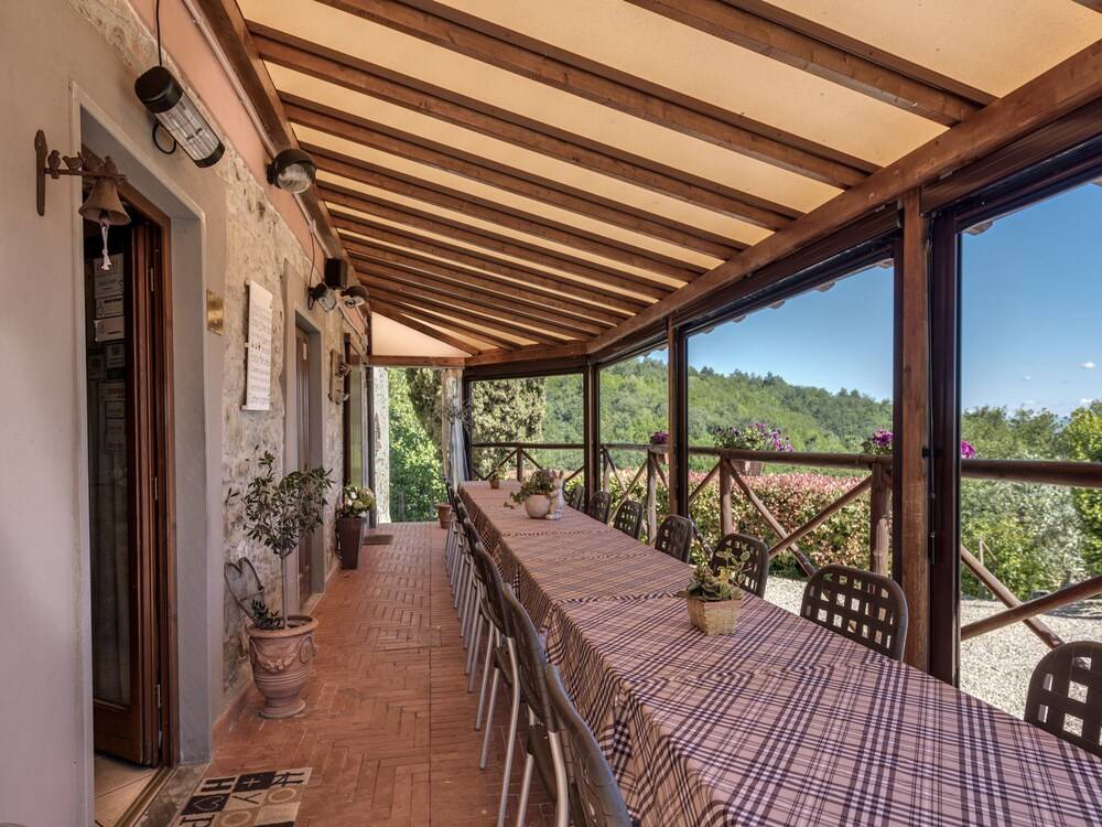 B&B Amoliv — 4-Star Luxury Hotel in Cavriglia-Monastero, Italy