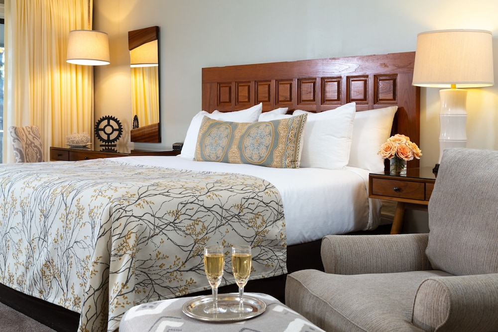 Refuge Inn - photo 21