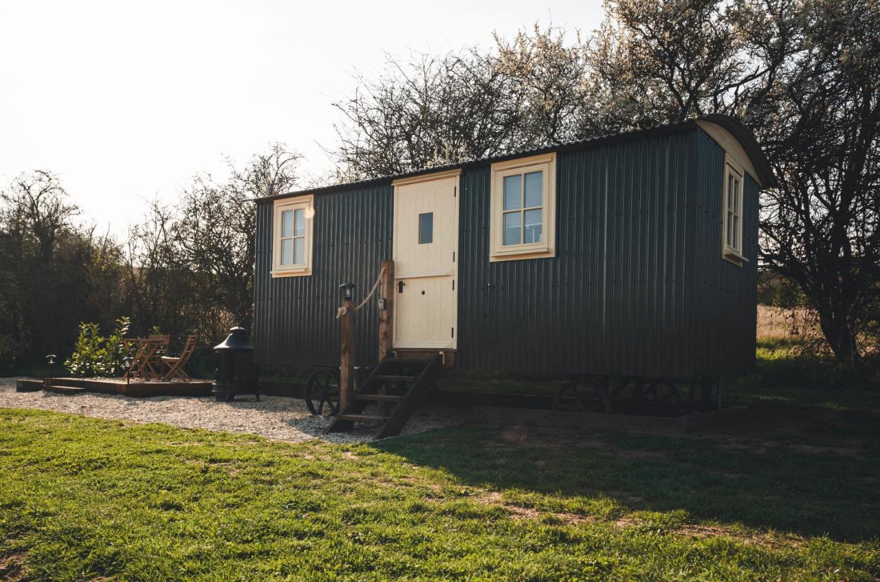 Avon Riverside Glamping in Warwick, United Kingdom