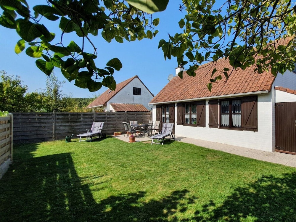 Seagull’s Nest Modern Retreat in De Panne, Belgium