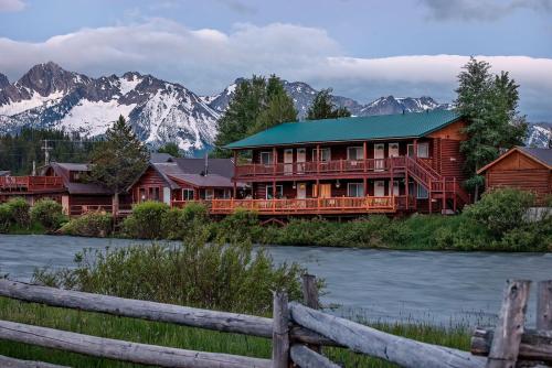 Redfish Riverside Inn - photo 9